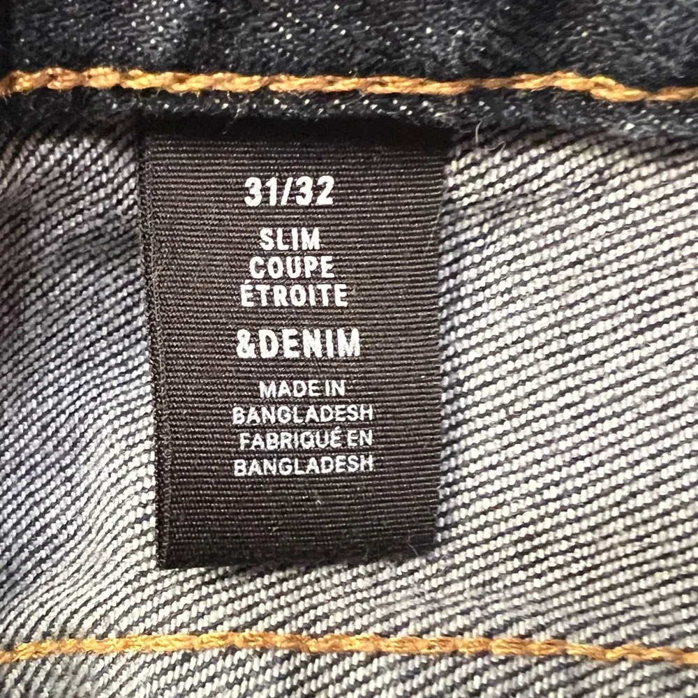 - H&M Sz 31 Slim Coupe Etroite Dark Wash Jeans! EUC!